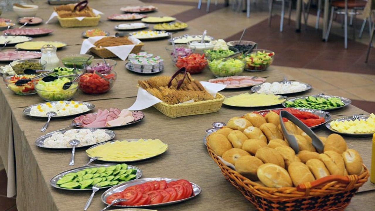 Plesna Park Hotel Екстериор снимка