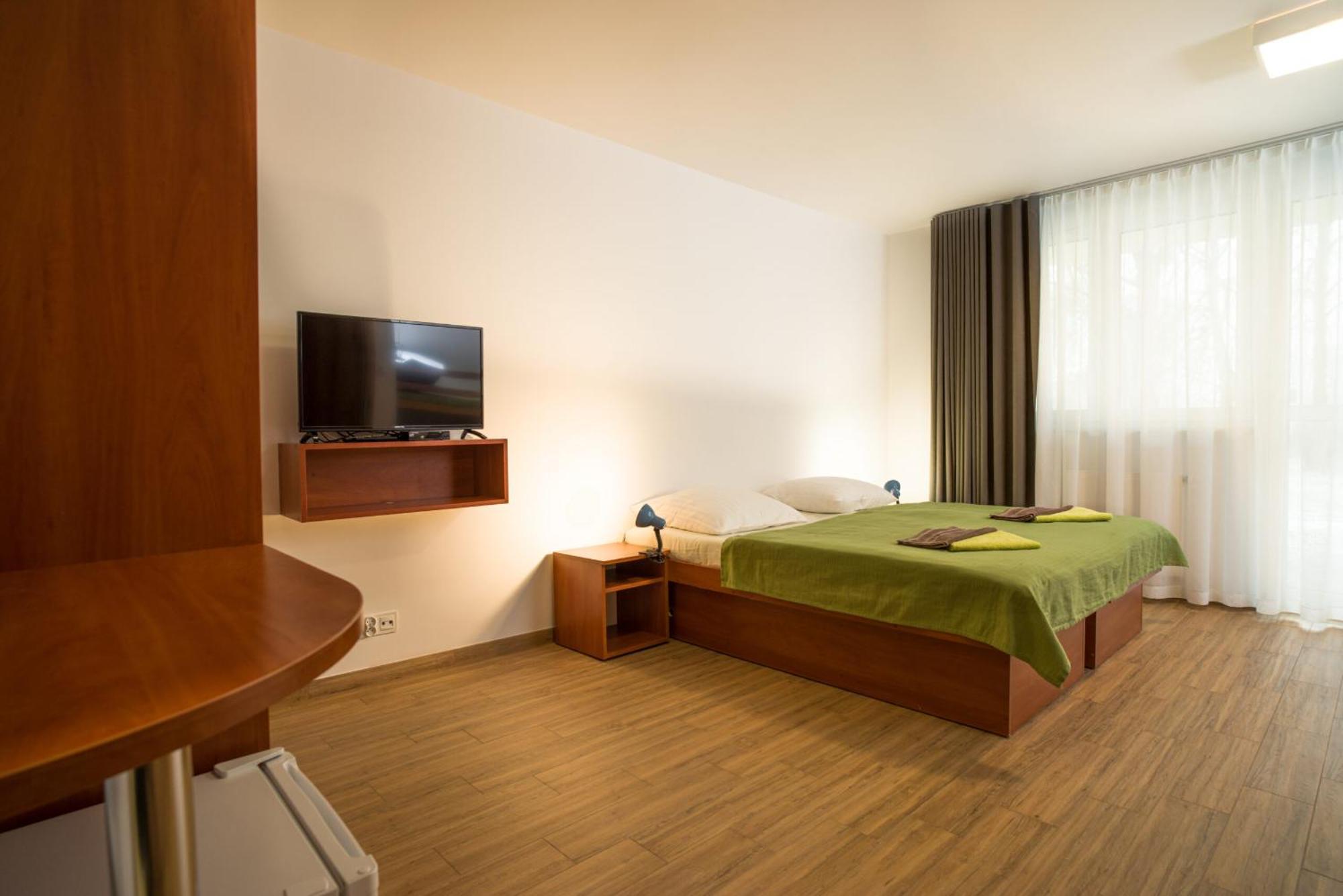 Plesna Park Hotel Екстериор снимка